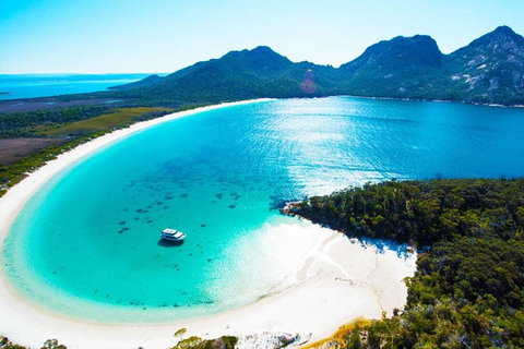 Wineglass Bay Private Charter Service - Book Restaurant 2