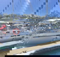 Sailing Curlew Escape on Moreton Bay