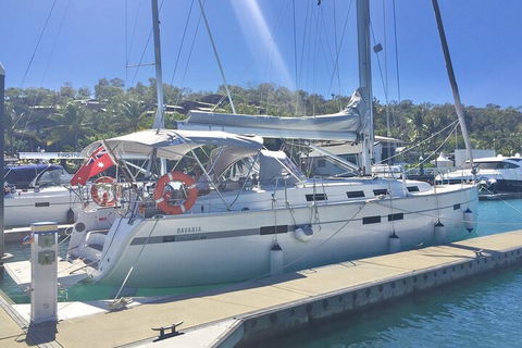 Sailing Curlew Escape On Moreton Bay - Book Restaurant 0