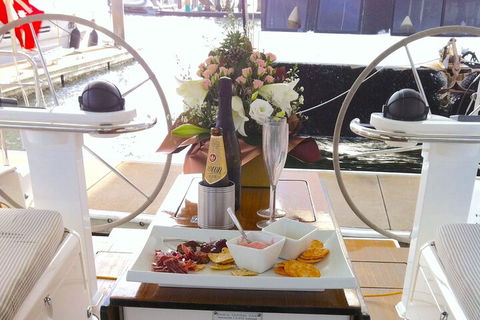 Sailing Curlew Escape On Moreton Bay - Book Restaurant 1