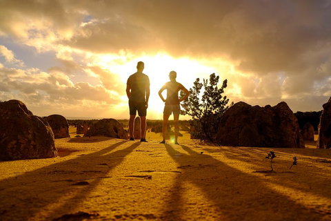 Pinnacle Desert Sunset And Night-time Stargazing Tour From Perth - Book Restaurant 1