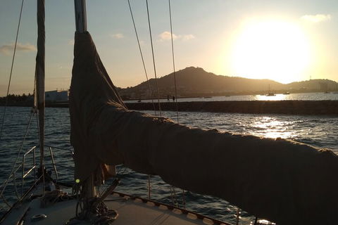Townsville Small Group Sunset Sail Sailing Cruise Boat Tour Charter Hire - Book Restaurant 2