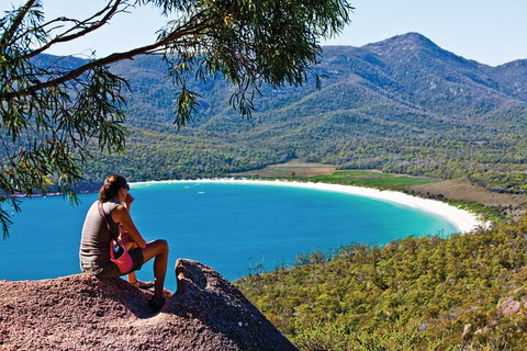 4-Day Fabulous Tasmania Tour: Wineglass Bay, Port Arthur, Devils & Bruny Island - Book Restaurant 2