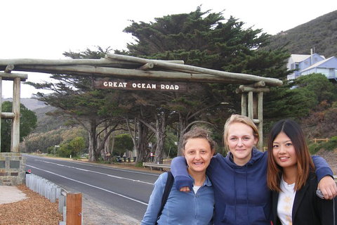Full-Day Great Ocean Road And 12 Apostles Sunset Tour From Melbourne - Book Restaurant 1
