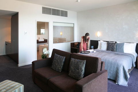 3 Day Port Lincoln And Coffin Bay Private Tour - Book Restaurant 3
