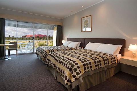 3-Day Uluru-Kata Tjuta And Kings Canyon 4WD Small-Group Eco-Tour From Alice Springs - Book Restaurant 0