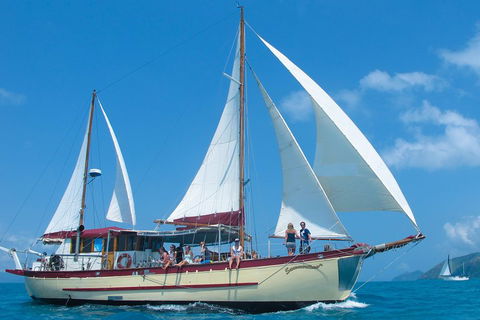 2-Day Whitsundays Sailing Adventure: Summertime - Book Restaurant 1