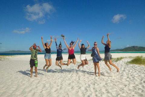 2-Day Whitsundays Sailing Adventure: Summertime - Book Restaurant 2
