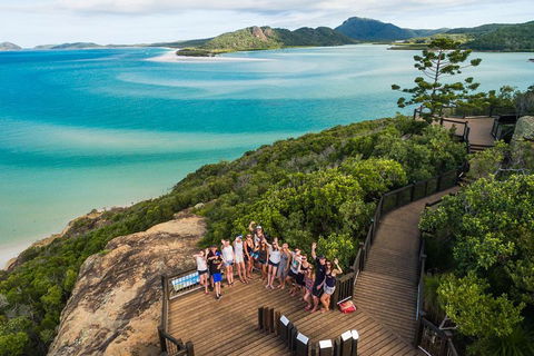 2-Day Whitsundays Sailing Adventure: Summertime - Book Restaurant 3