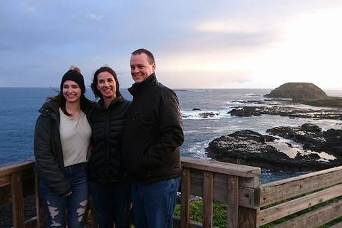 Phillip Island Medium Size Group Tour - Book Restaurant 0