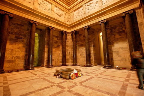 Shrine Cultural Guided Tour In Melbourne - Book Restaurant 4