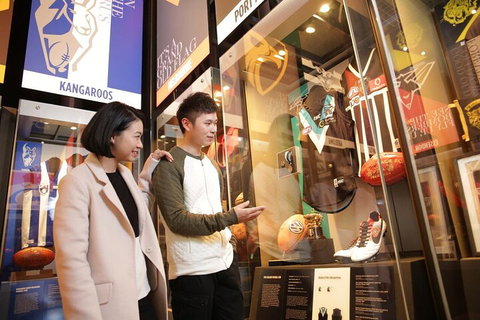 Sports Tour Of Melbourne With MCG Tour And Australian Sports Museum Access - Book Restaurant 1