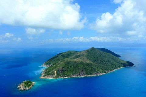 The Whitsunday Express Scenic Flight - 25 Minutes - Book Restaurant 3