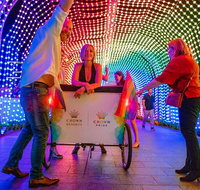 Christmas Lights Rickshaw Tour in Perth - Book Restaurant