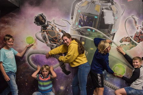 Best VR Escape Room Melbourne | 60 Minutes To Escape | Fun For The Whole Family - Book Restaurant 1