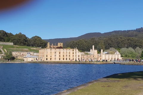 6-Day Hearty Tasmania Tour (Tasmania In A Circle) - Book Restaurant 2