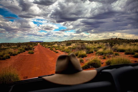 Mount Conner 4WD Small Group Tour From Ayers Rock Including Dinner - Book Restaurant 4