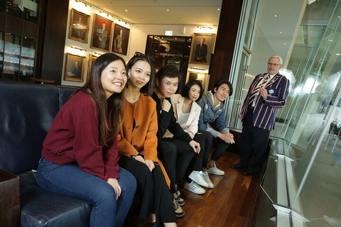 Sports Tour Of Melbourne With MCG Tour And Australian Sports Museum Access - Book Restaurant 0